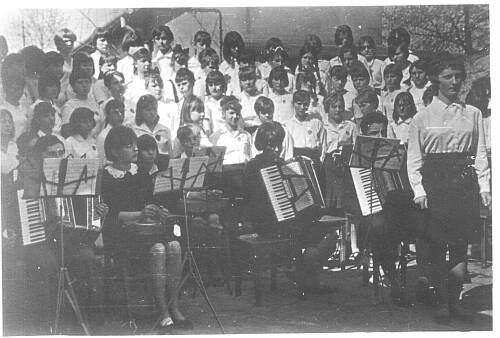 Fotka sprzed 40 lat - Chór w roku szkolnym 1965-66